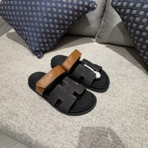 Hermes Chypre sandals