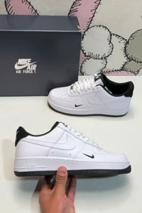 Air Force 1 low-cut shoes black white