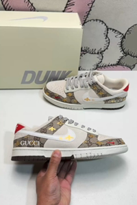Nike Dunk Low SB sneakers