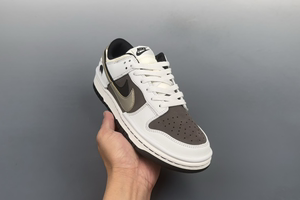 Nike SB Dunk Low Ayumi Murakami
