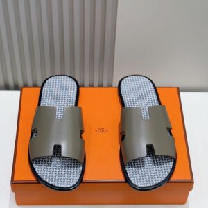 Hermès Classic Leather Slip-on