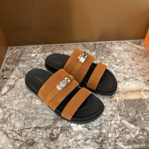 Kelly series hand-made sandals with distinctive design