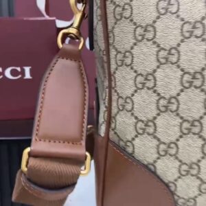Medium Gucci Emblem travel bag