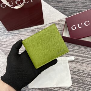 Green bifold wallet with Gucci logo