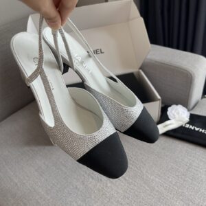 White water decorated mid-height sandal