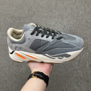 Adidas Yeezy Boost 700 Magnet Low Top