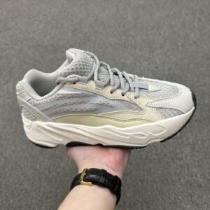 Adidas Yeezy Boost 700 V2 Cream Low Top