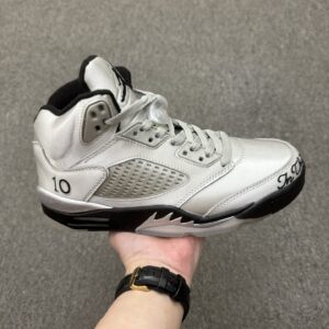 Air Jordan 5 Wings Medium Grey Black sneaker