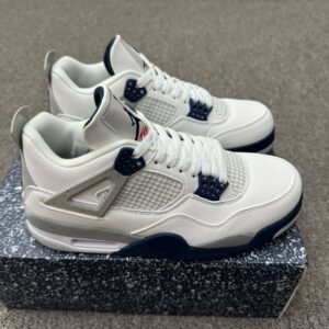 Air Jordan 4 Retro Midnight Navy