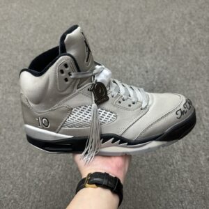 Air Jordan 5 Wings Medium Grey Black sneaker