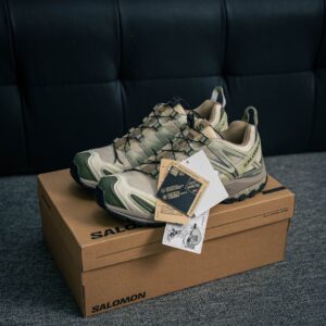 XT-QUEST Salomon running shoes couple
