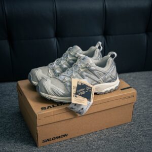 XT-QUEST Salomon running shoes couple