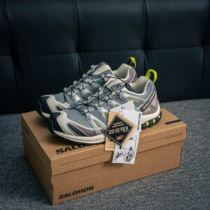 XT-QUEST Salomon running shoes couple