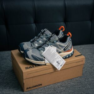 XT-QUEST Salomon running shoes couple