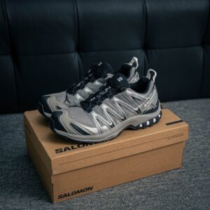 XT-QUEST Salomon running shoes couple