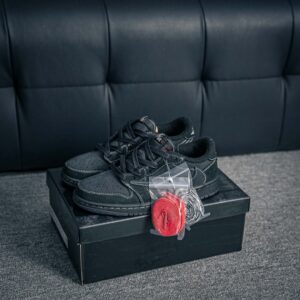 Air Jordan 1 model DM7866 color 001 available in multiple sizes