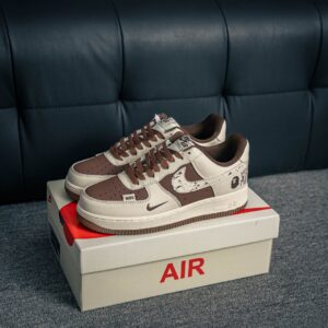 Air Force 1 sneaker with built-in air cushion and original materials