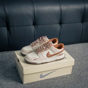 Nike Dunk shoes with standard sizing