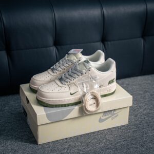 Air Force 1 sneaker with built-in air cushion and original materials