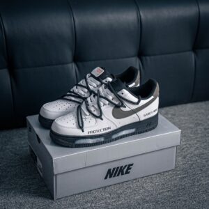 Air Force 1 sneaker with built-in air cushion and original materials