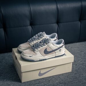 Nike Dunk standard sizing options