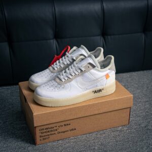 Air Force 1 sneaker with built-in air cushion and original materials