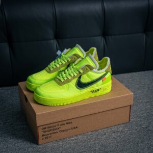 Air Force 1 sneaker with built-in air cushion and original materials
