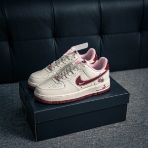 Air Force 1 sneaker with built-in air cushion and original materials