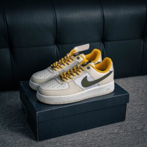 Air Force 1 sneaker with built-in air cushion and original materials