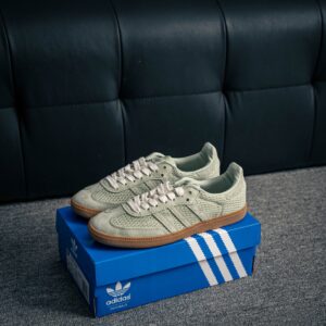 Adidas Samba OG streetwear sneakers