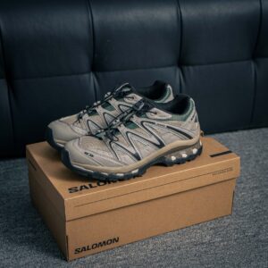 XT-QUEST Salomon running shoes